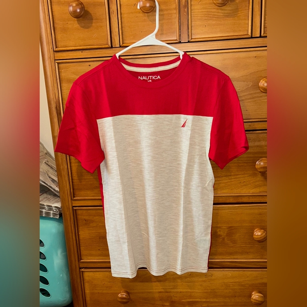 Nautica Short Sleeve Shirt. Size Boys Large!